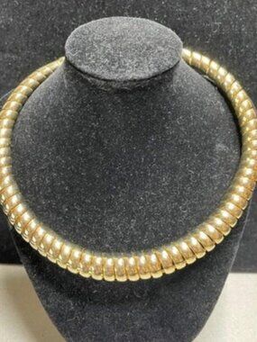 **THE BEST** GOLDEN SPIRALLING SEXY SPRINGY COIL BANDS DESIGNER NECKLACE 40B